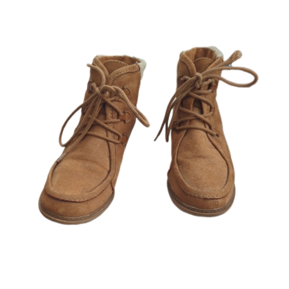 Mad Love Native Tan and Cream Lined Footwear